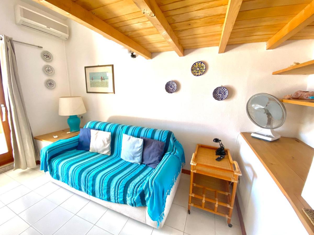 Residence Porto Coda Cavallo San Teodoro  Exteriör bild