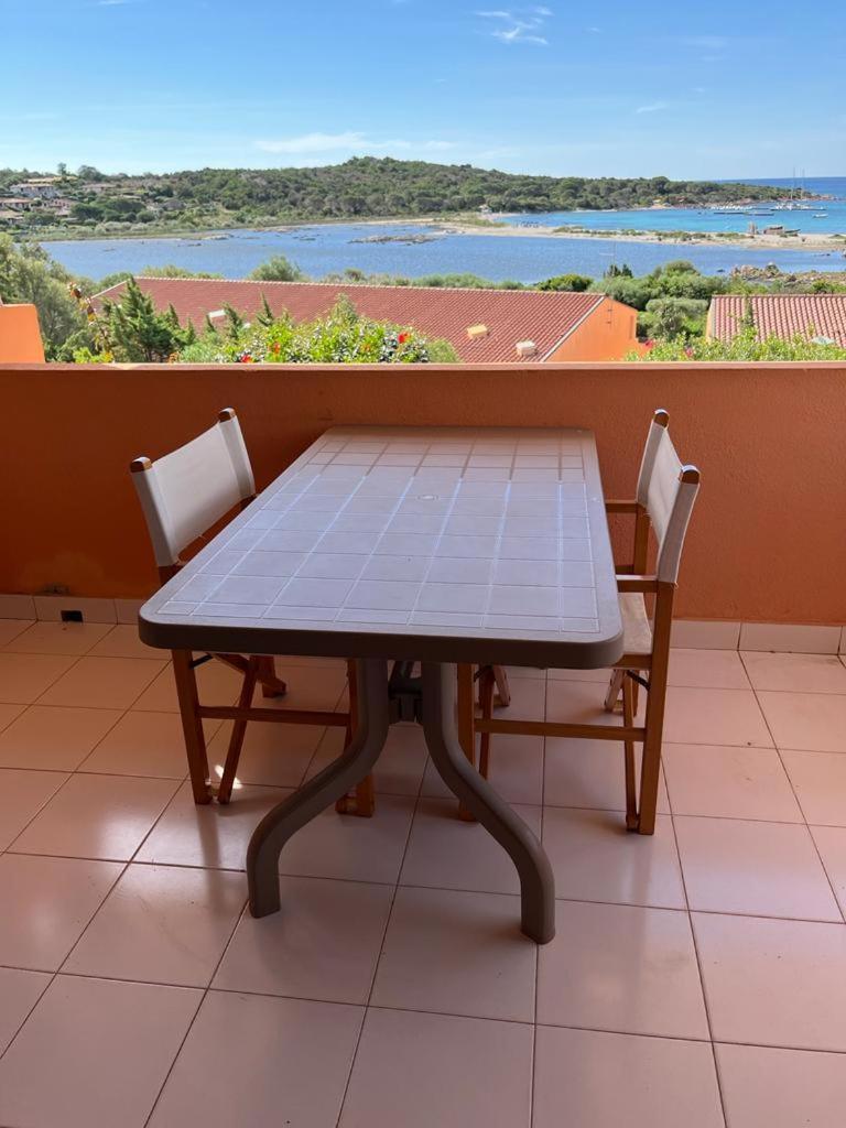 Residence Porto Coda Cavallo San Teodoro  Exteriör bild