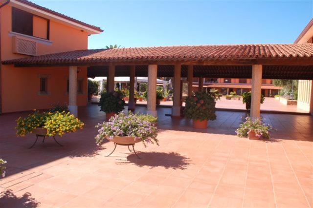 Residence Porto Coda Cavallo San Teodoro  Exteriör bild