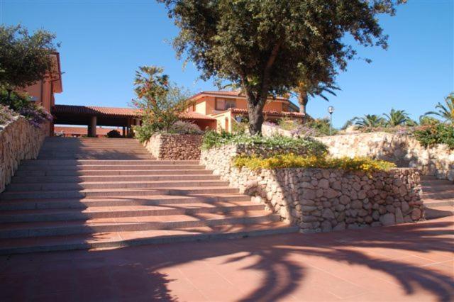 Residence Porto Coda Cavallo San Teodoro  Exteriör bild