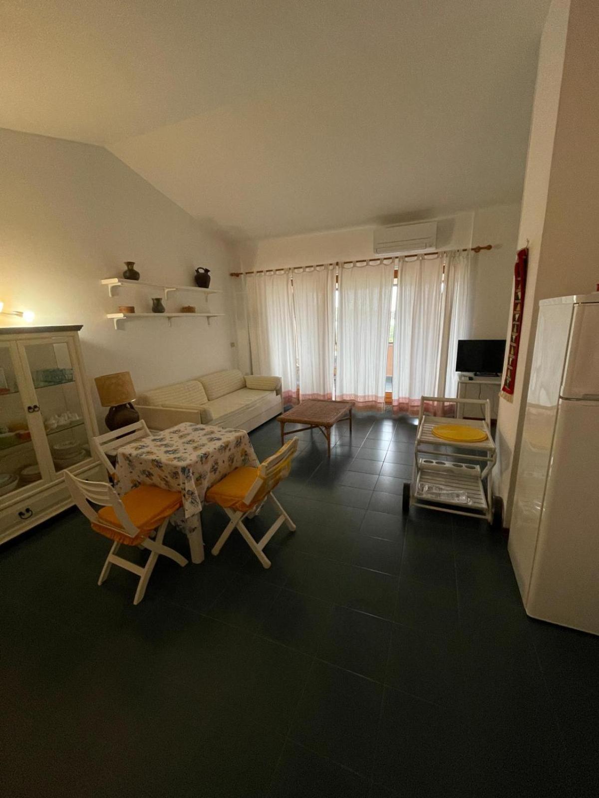 Residence Porto Coda Cavallo San Teodoro  Exteriör bild