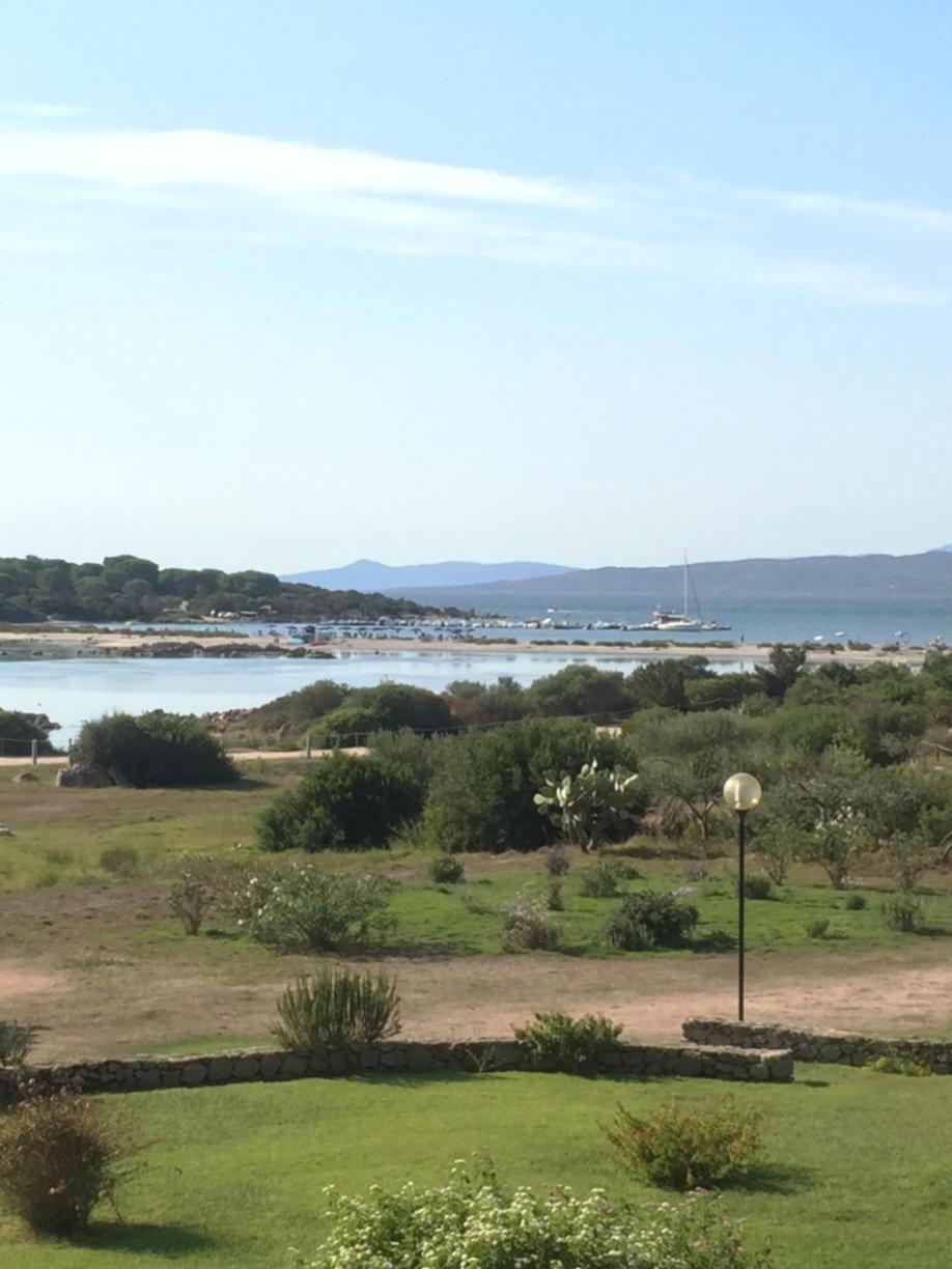 Residence Porto Coda Cavallo San Teodoro  Exteriör bild