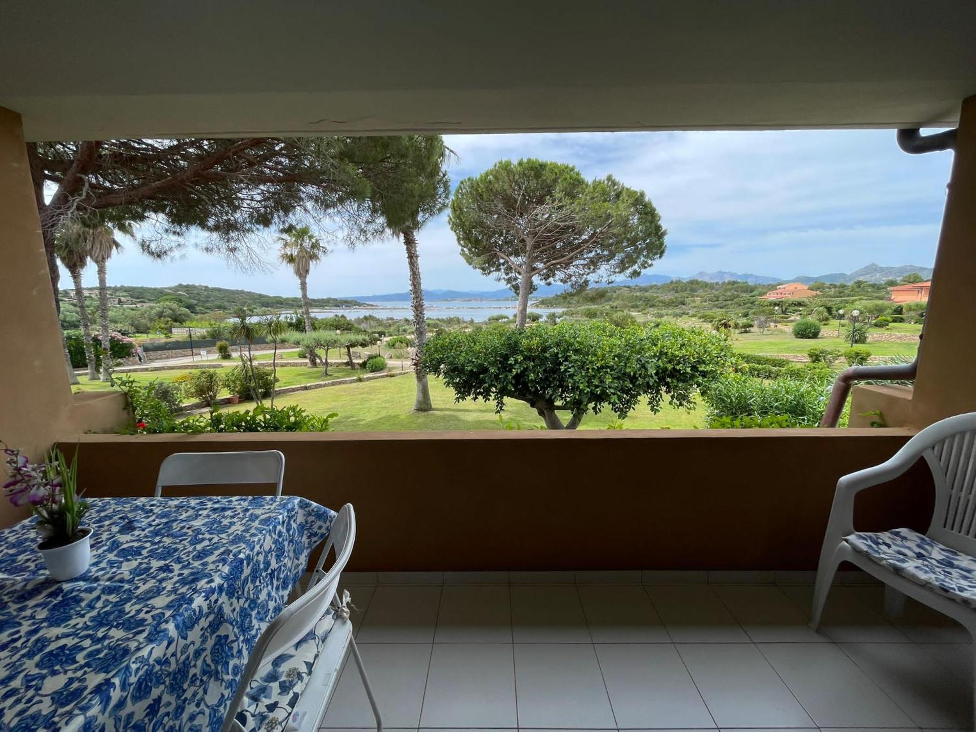 Residence Porto Coda Cavallo San Teodoro  Exteriör bild