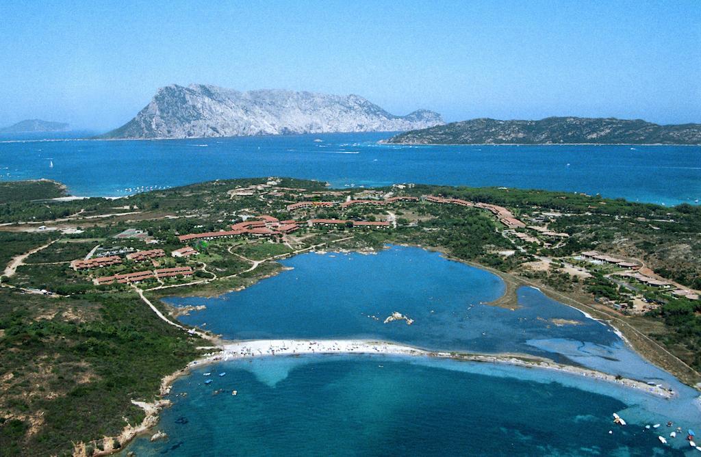 Residence Porto Coda Cavallo San Teodoro  Exteriör bild