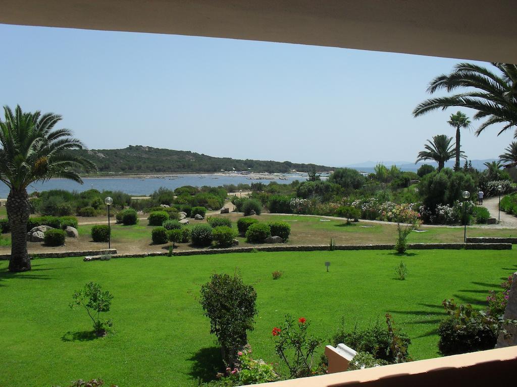 Residence Porto Coda Cavallo San Teodoro  Exteriör bild