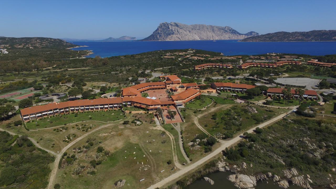 Residence Porto Coda Cavallo San Teodoro  Exteriör bild